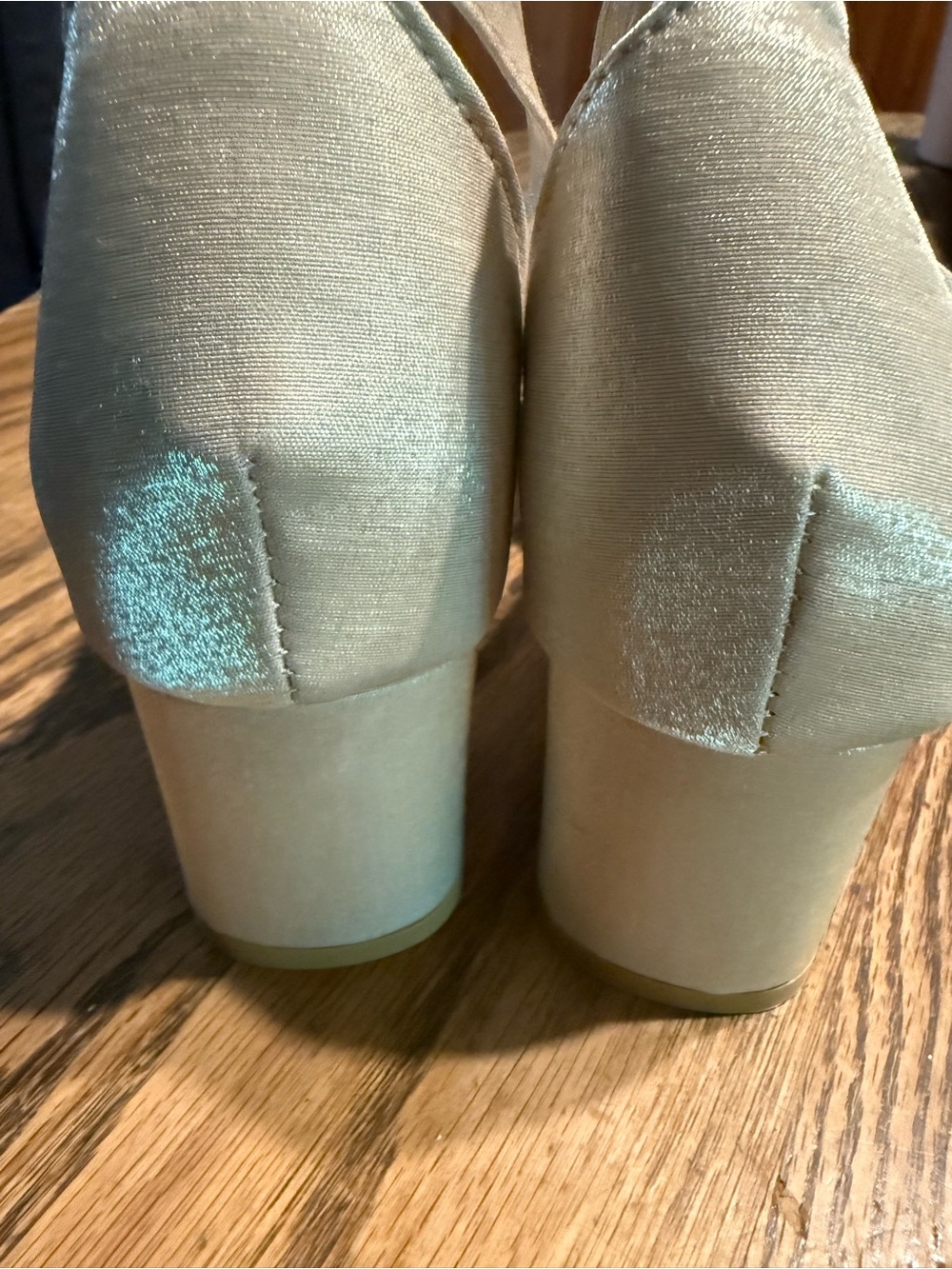 NWOT Fashion Brand Company Pearl-Embellished Satin Block Heel Pumps in Champagne - Picture 3 of 5
